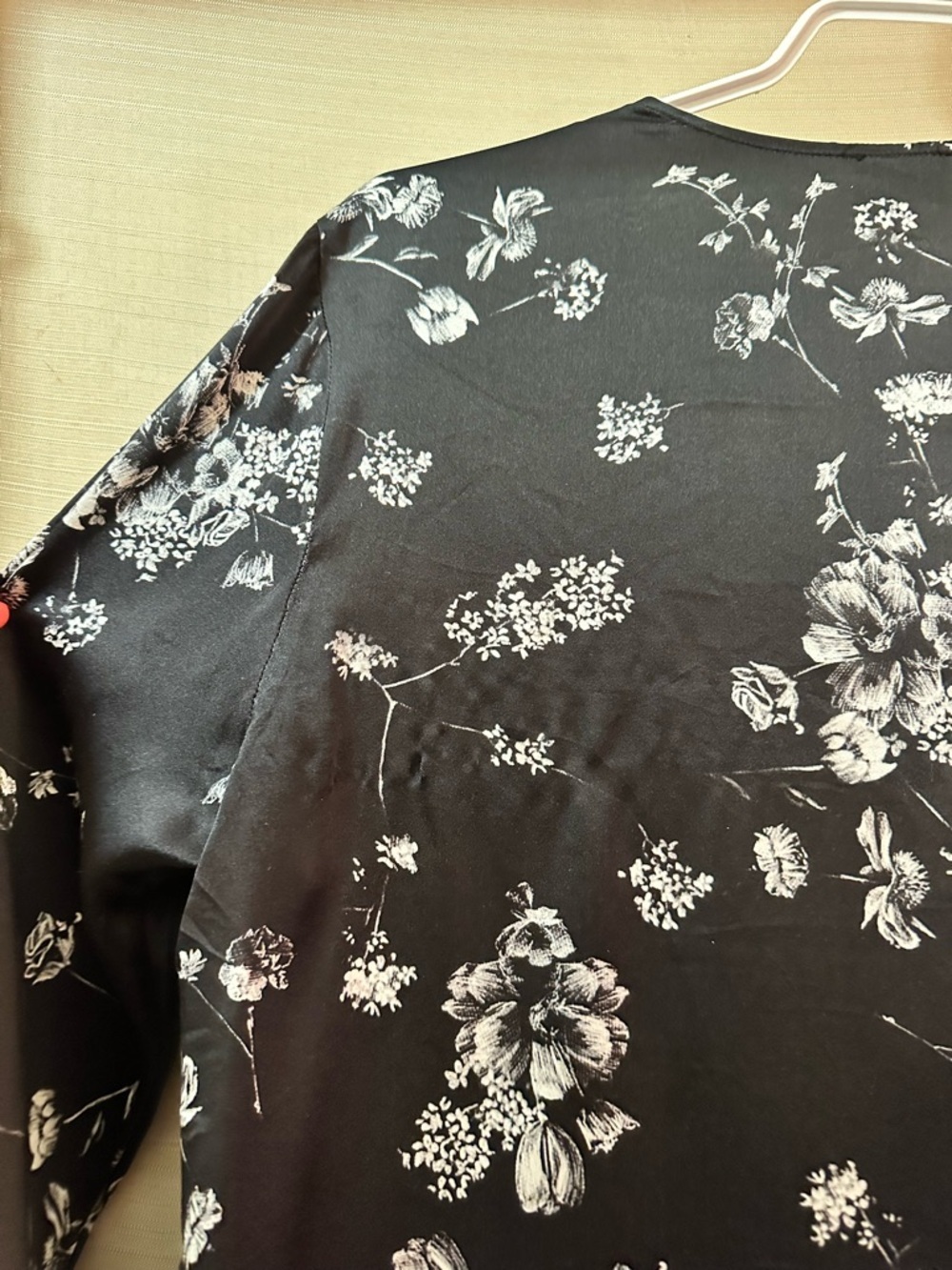 Cami NYC 100% Silk Floral Tie Front Blouse Medium Black Romantic Boho Top - Picture 8 of 10